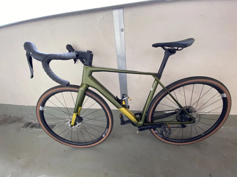 Superior X-Road Team Comp GR Olive/Chrome 2023