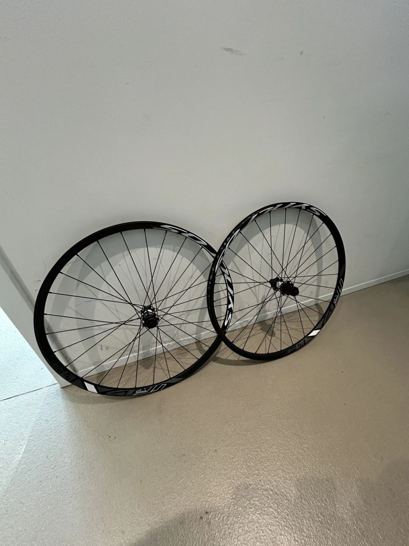 Zapletená kola Syncros TR1.5 - 27,5 100x15 / 142x12