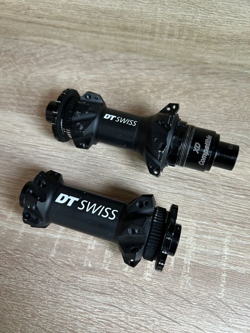 Náboje DT Swiss 110x15 + 148x12 - XD ořech, Centerlock