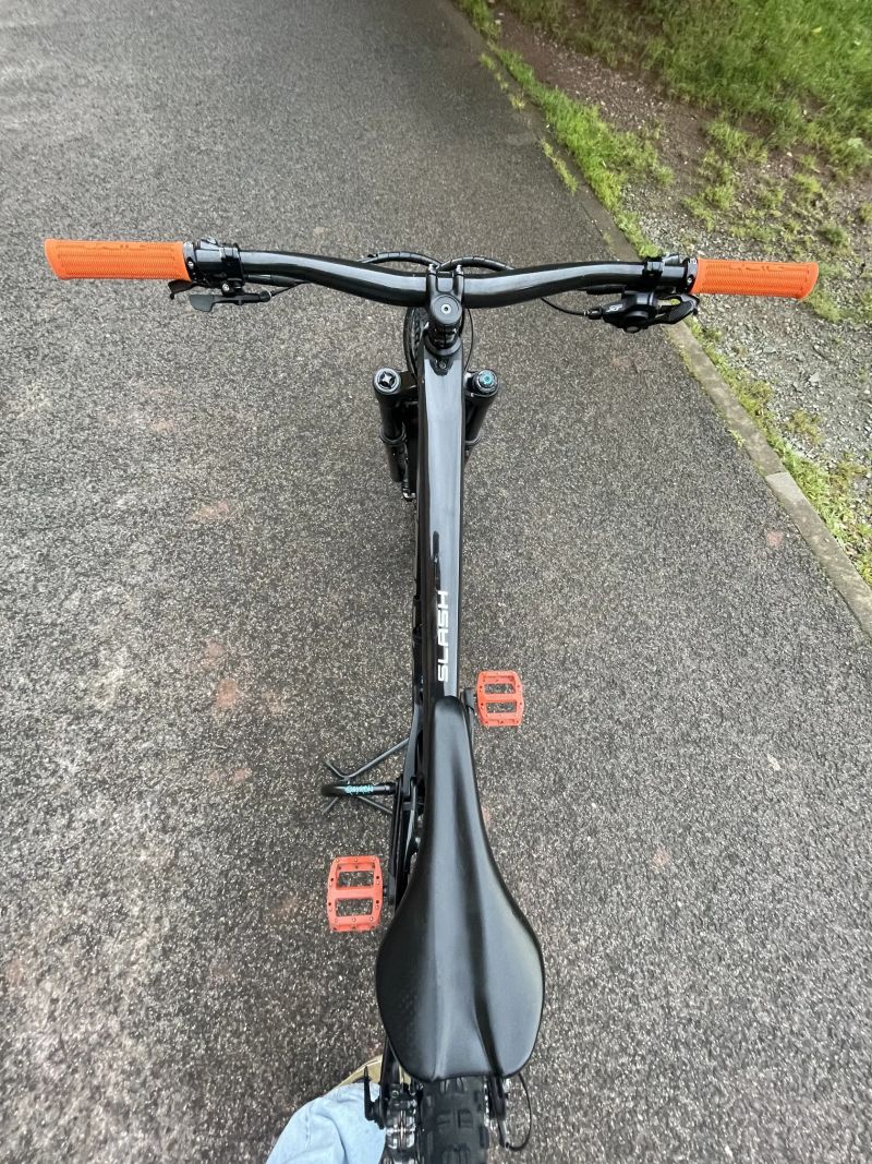 Trek Slash 9.8 XT – 2022, velikost M/L, 29”