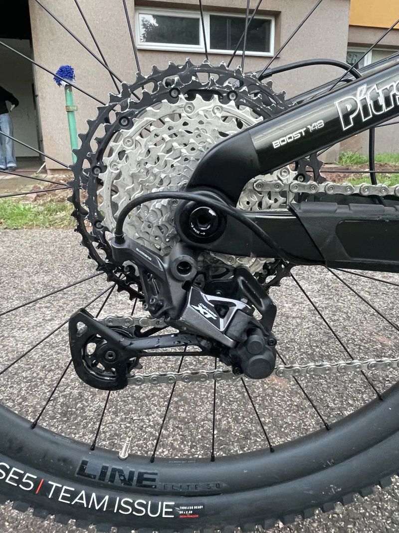 Trek Slash 9.8 XT – 2022, velikost M/L, 29”