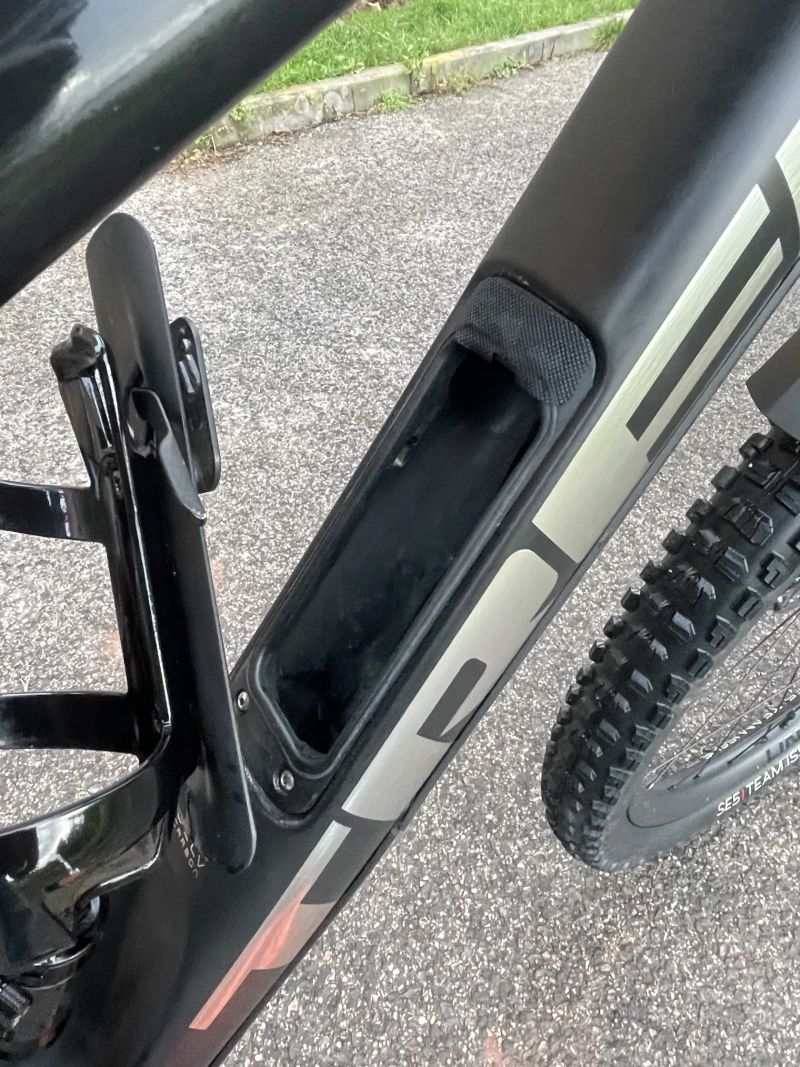 Trek Slash 9.8 XT – 2022, velikost M/L, 29”