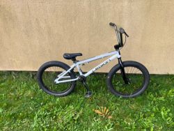 BMX Mongoose Legion L20