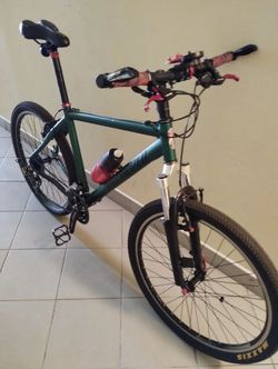 Horské kolo Specialized 26" vel.19"