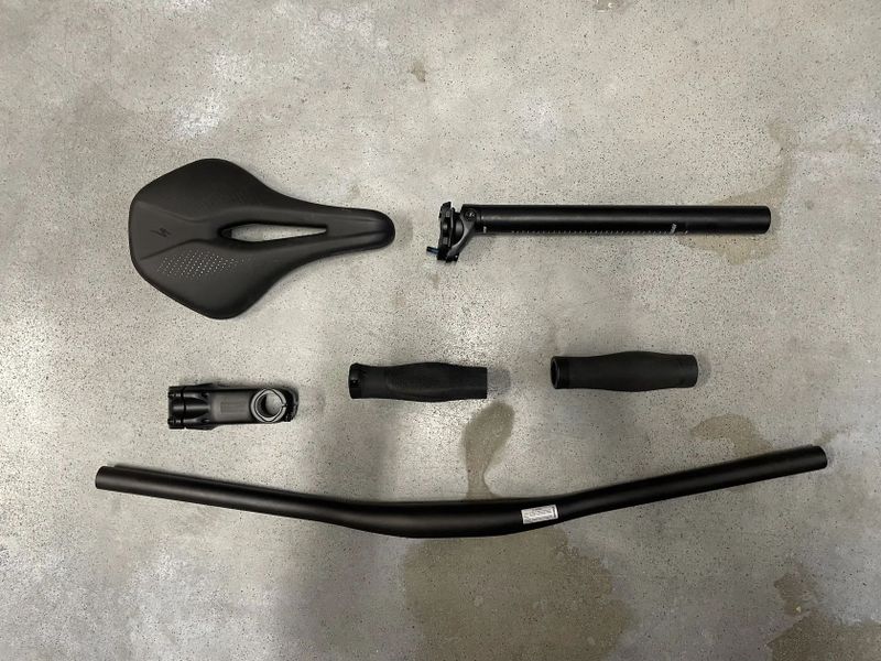 Nové komponenty – kompletní jízdní kolo: zapletená 29“ kola + brzdy + řazení + kokpit