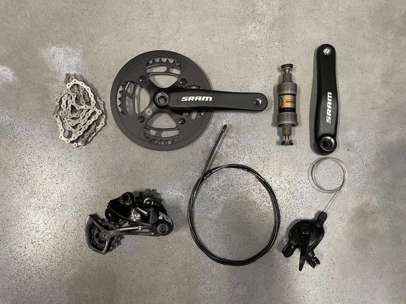 Nové komponenty – kompletní jízdní kolo: zapletená 29“ kola + brzdy + řazení + kokpit