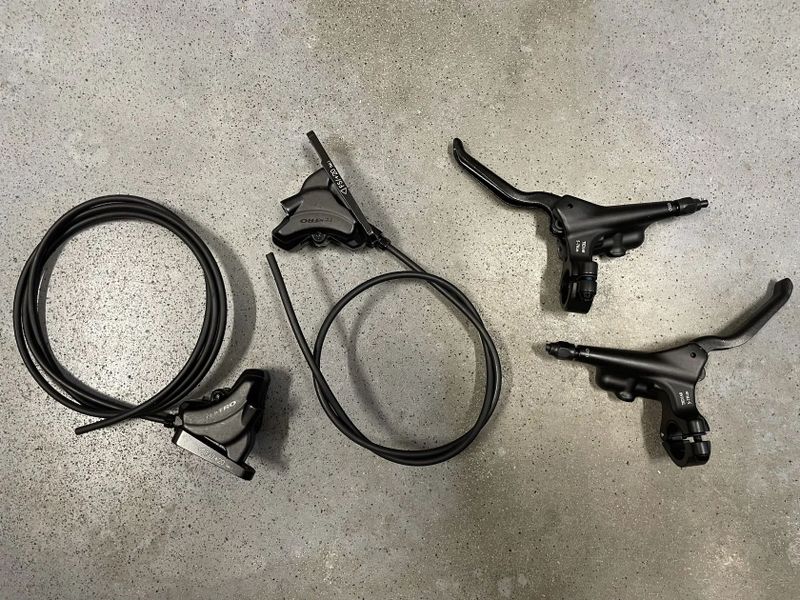 Nové komponenty – kompletní jízdní kolo: zapletená 29“ kola + brzdy + řazení + kokpit