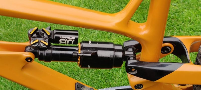 YT Industries Jeffsy Uncaged 8