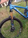 Pivot Cycles switchblade