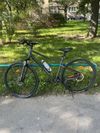 Decathlon - RIVERSIDE Trekové kolo 700 šedo-oranžové