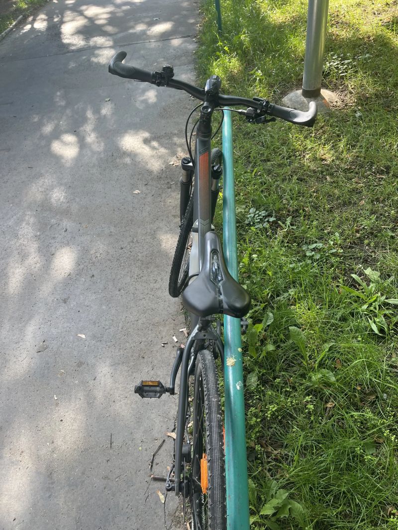 Decathlon - RIVERSIDE Trekové kolo 700 šedo-oranžové