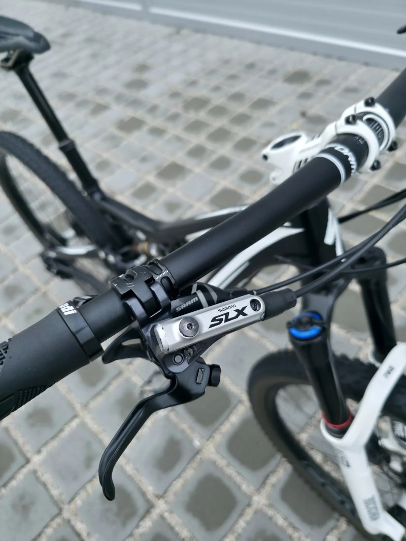 Horské kolo Specialized Stumpjumper FSR Elite 29″ velikost M