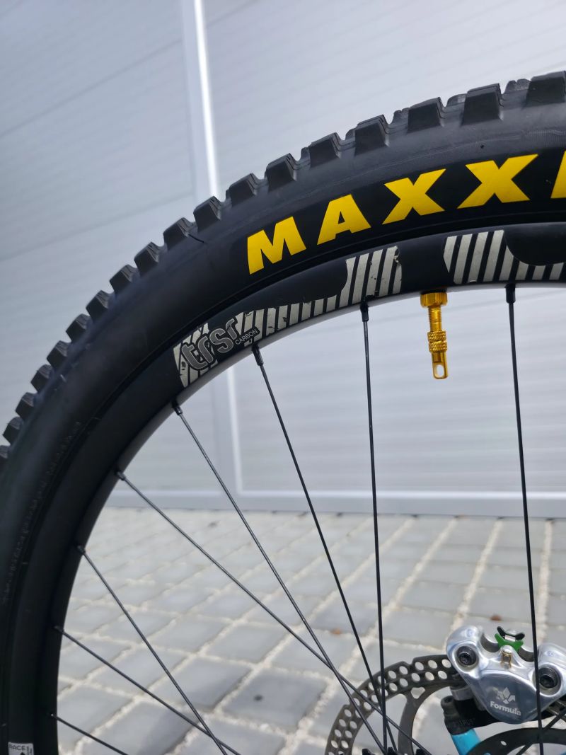 Horské kolo Yeti SB 5.5 Turg Carbon XTR 29″ velikost L