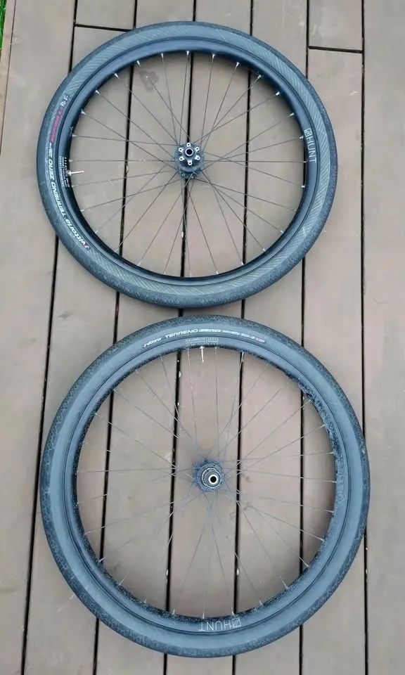 Hunt Adventure Sport 650b zapletená kola