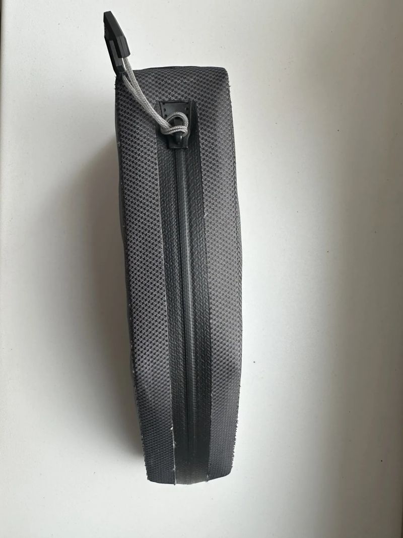 Apidura Expedition bolt-on top tube pack 1 l brašna na rám