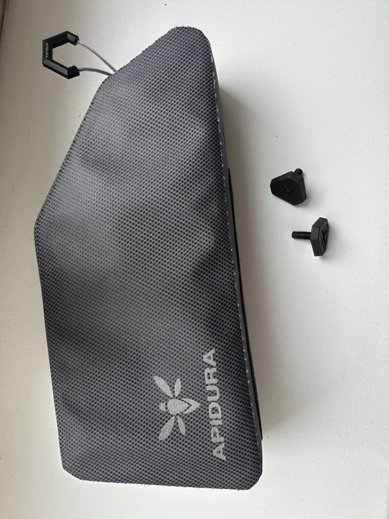 Apidura Expedition bolt-on top tube pack 1 l brašna na rám