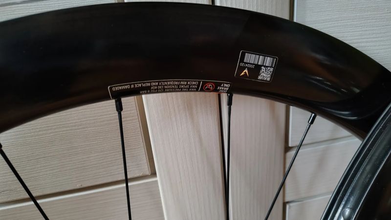 Nová Karbonová silniční 50mm kola nový model Bianchi Velomann Plutonium 50 TLR ořech Shimano