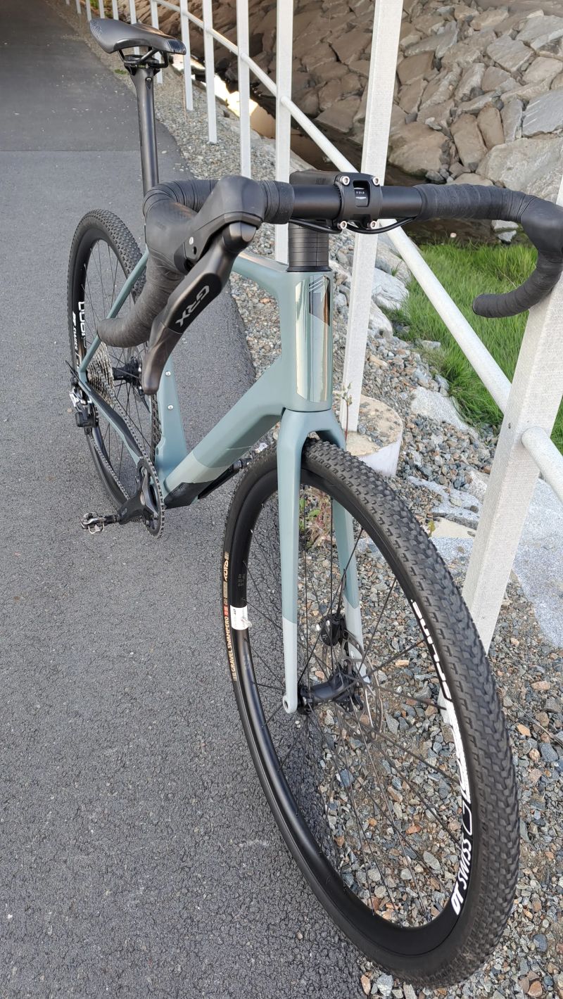 Superior X-Road karbon