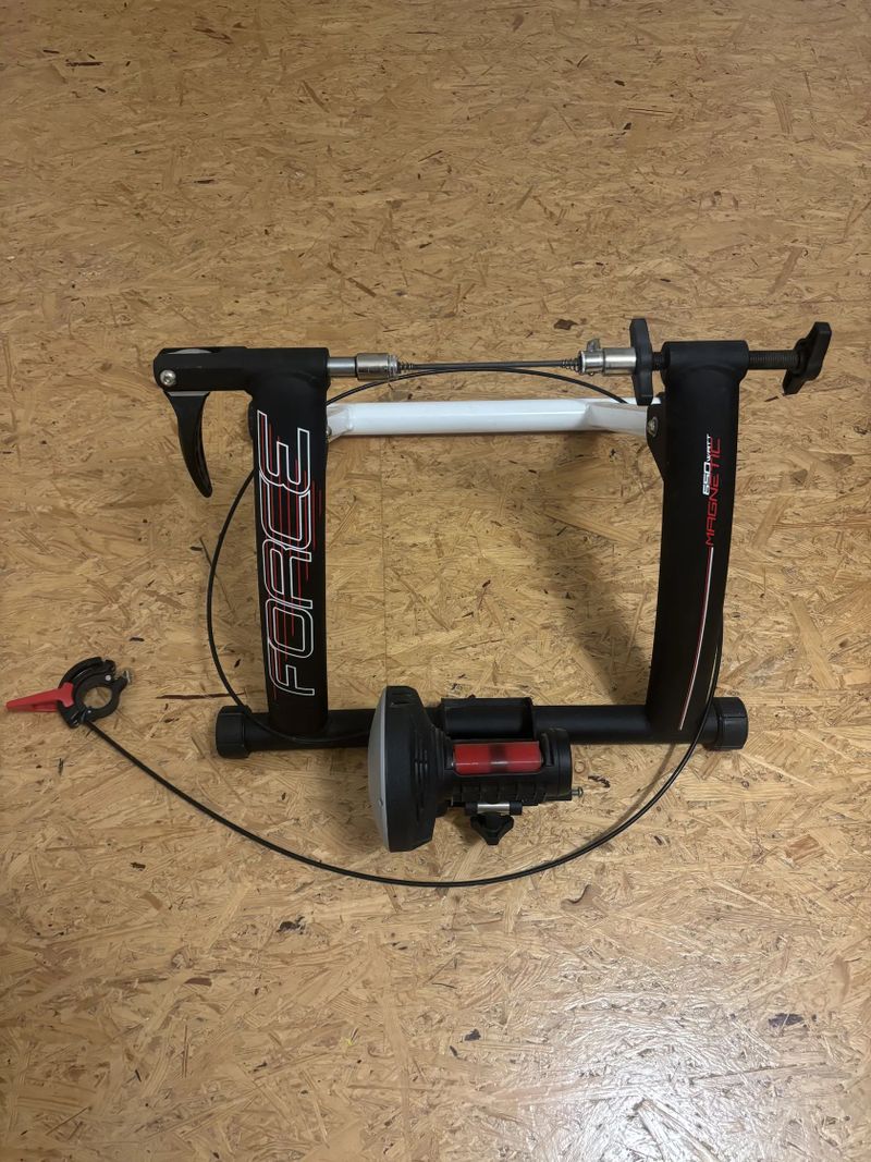 Trenažér Force magnetic 650W
