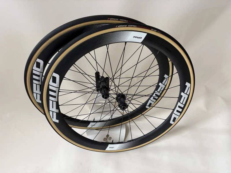 karbonová kola FFWD RYOT44 (44 mm) galusková