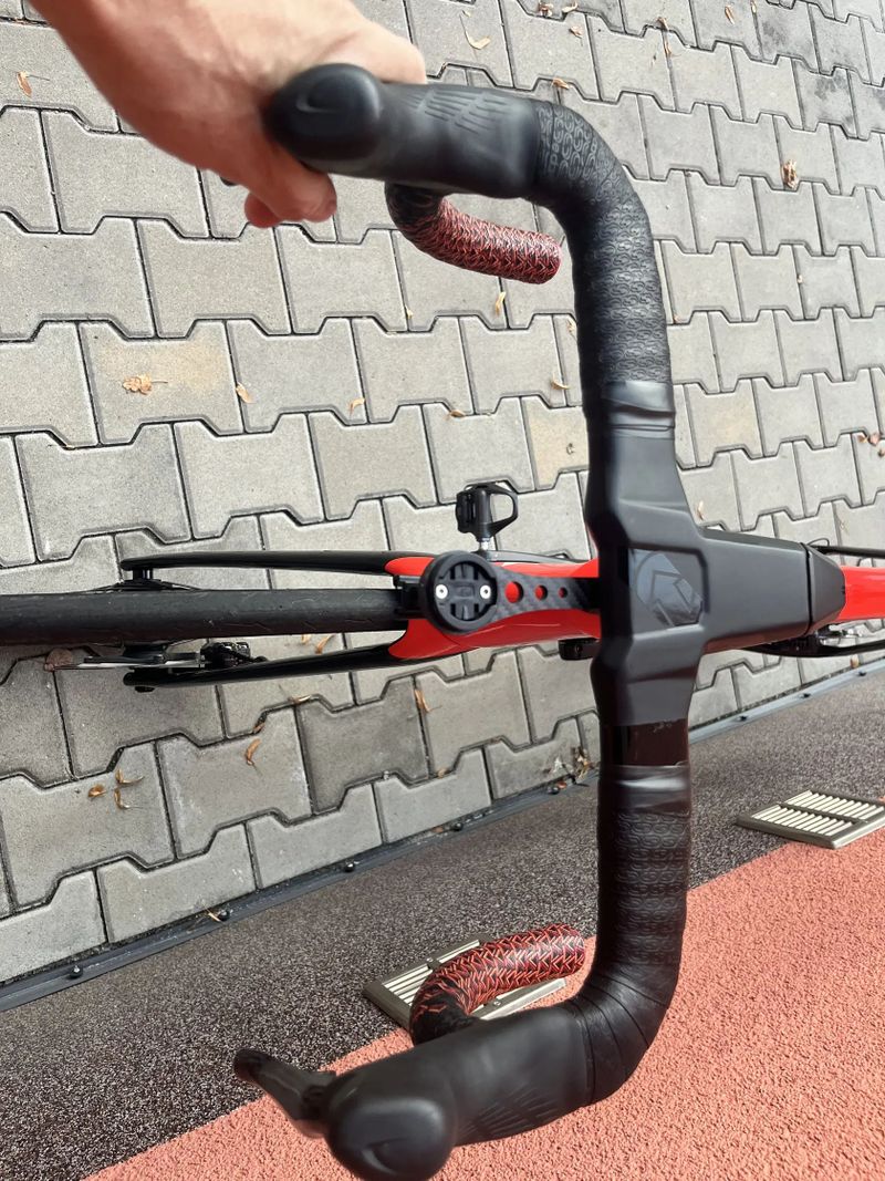 Trek Émonda SL 6 Pro, Ultegra Di2 8170, BLACK/RADIOACTIVE RED