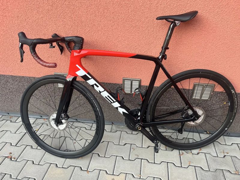 Trek Émonda SL 6 Pro, Ultegra Di2 8170, BLACK/RADIOACTIVE RED
