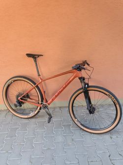 Focus RAVEN 8.8 custom