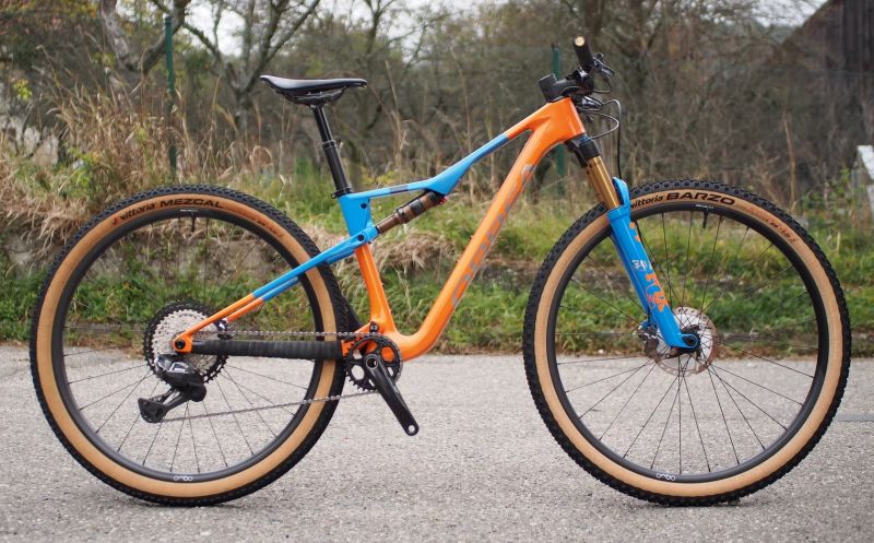 celoodpružené kolo Orbea OIZ M-Custom XTR Di2 10,48 kg vel. S