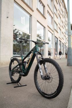 Santa Cruz Vala 1 C MX GX AXS – Carbon e-MTB 2025 – Midnight Green