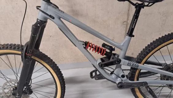 Prodám Commencal CLASH MMXXI