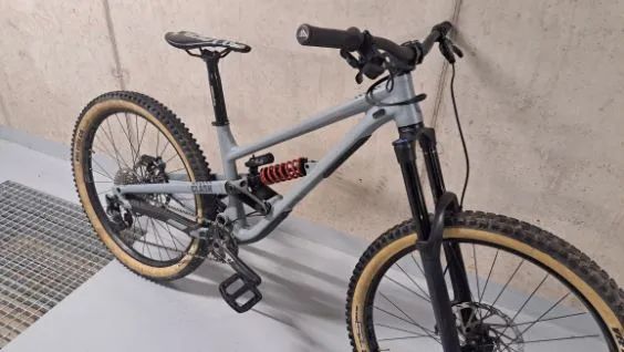Prodám Commencal CLASH MMXXI