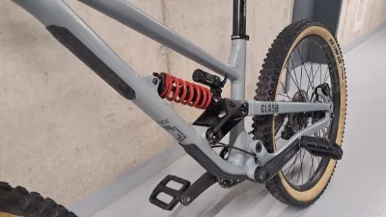 Prodám Commencal CLASH MMXXI