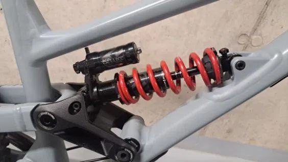 Prodám Commencal CLASH MMXXI
