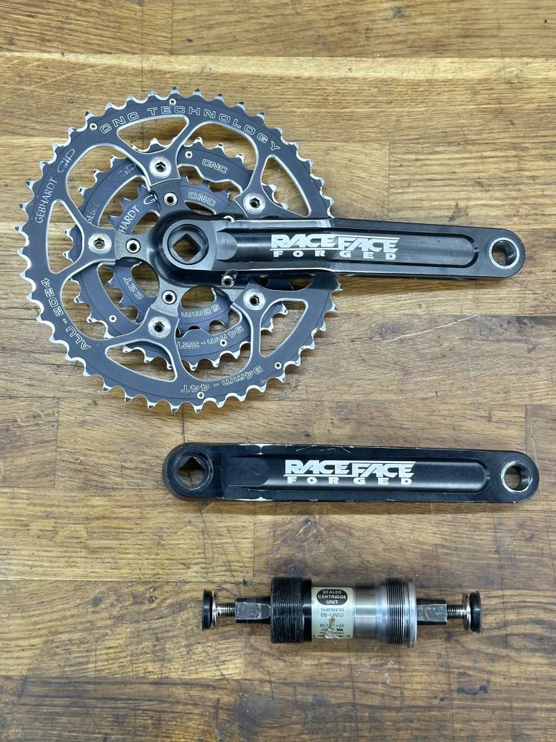 retro kliky Race Face Forged | převodníky Gebhardt 44x32x22 | 175 mm | středová osa Shimano