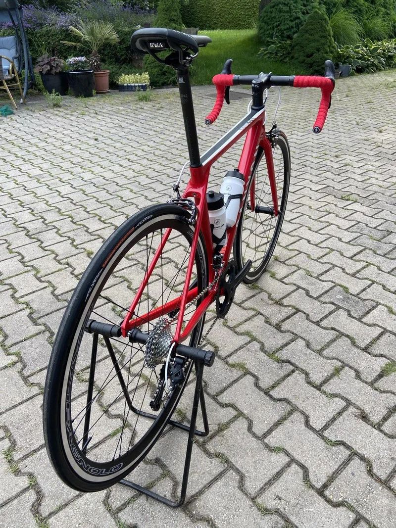 Canyon Ultimate CF SL - Campagnolo 11s