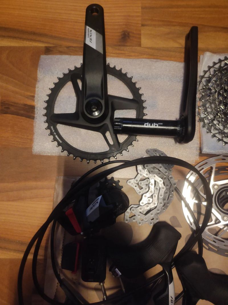  SRAM APEX AXS 1×12 (Páky + Brzdy, Kliky, Přehazovačka)