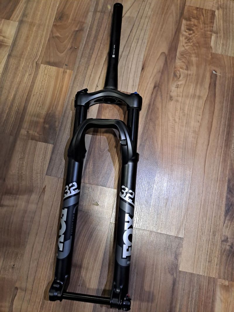 Nabízím NOVÝ karbonový rám Felt ve velikosti M / 29er / boost osa 12x148mm / tapered / 1170g