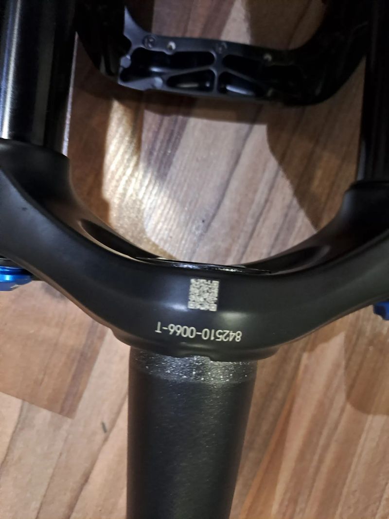 Nabízím NOVÝ karbonový rám Felt ve velikosti M / 29er / boost osa 12x148mm / tapered / 1170g