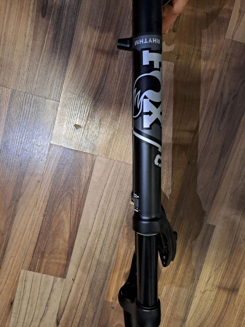 Nabízím NOVÝ karbonový rám Felt ve velikosti M / 29er / boost osa 12x148mm / tapered / 1170g