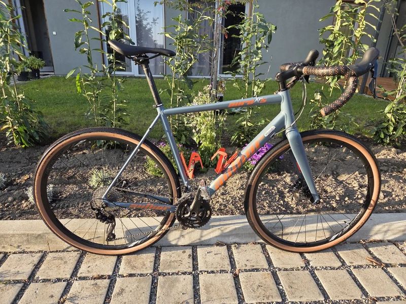 Author Aura XR5 - skvělý stav, po servisu, najeto jen 800 km!