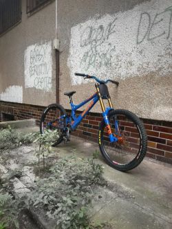 BANSHEE LEGEND RACE DOWNHILL