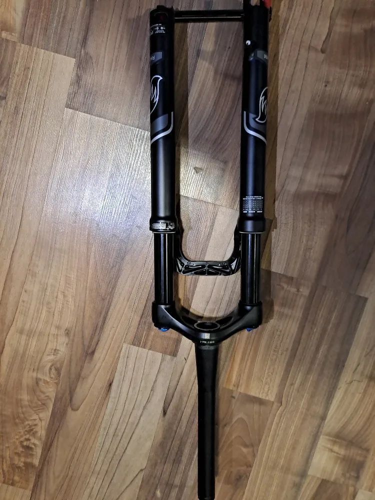 NOVÝ nepoužitý karbonový rámový set KTM Myroon SE 29er / velikost M / 29er / boost / + příslušenství