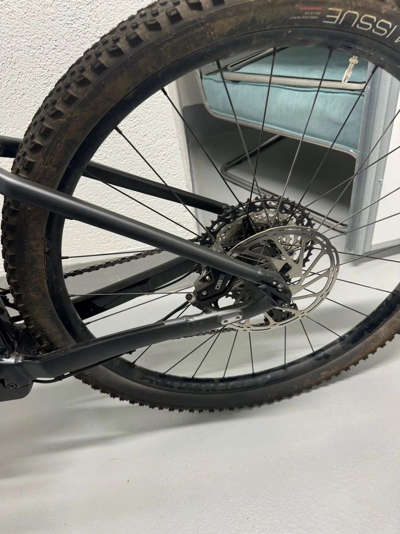 Trek Powerfly 7 Gen 4, vel. M