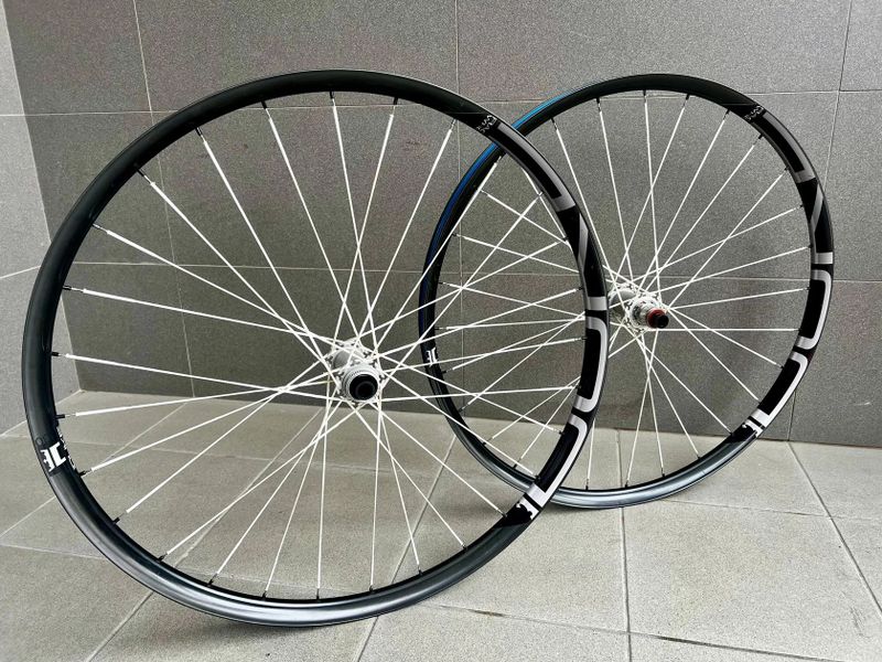 TEST karbonové výplety 29" DUKE Lucky Jack SLS5 31-28/350 / Erase HF / Berd 1.220 g (jeté 4 měsíce)