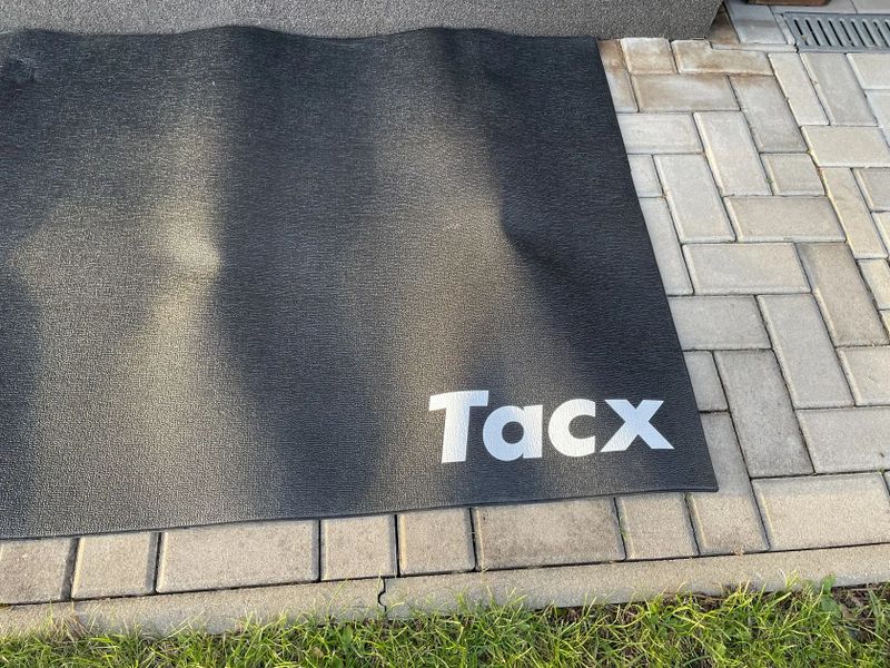 Podložka pod trenažer Tacx