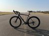 Felt – karbonový gravelbike, 56 cm rám – 9,6 kg – 49 900 Kč