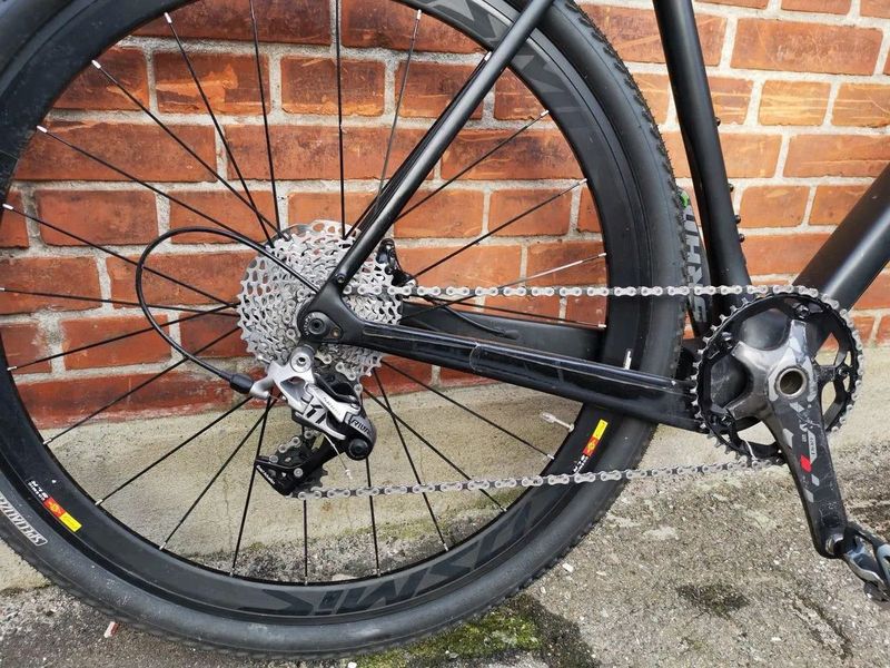 Felt – karbonový gravelbike, 56 cm rám – 9,6 kg – 49 900 Kč