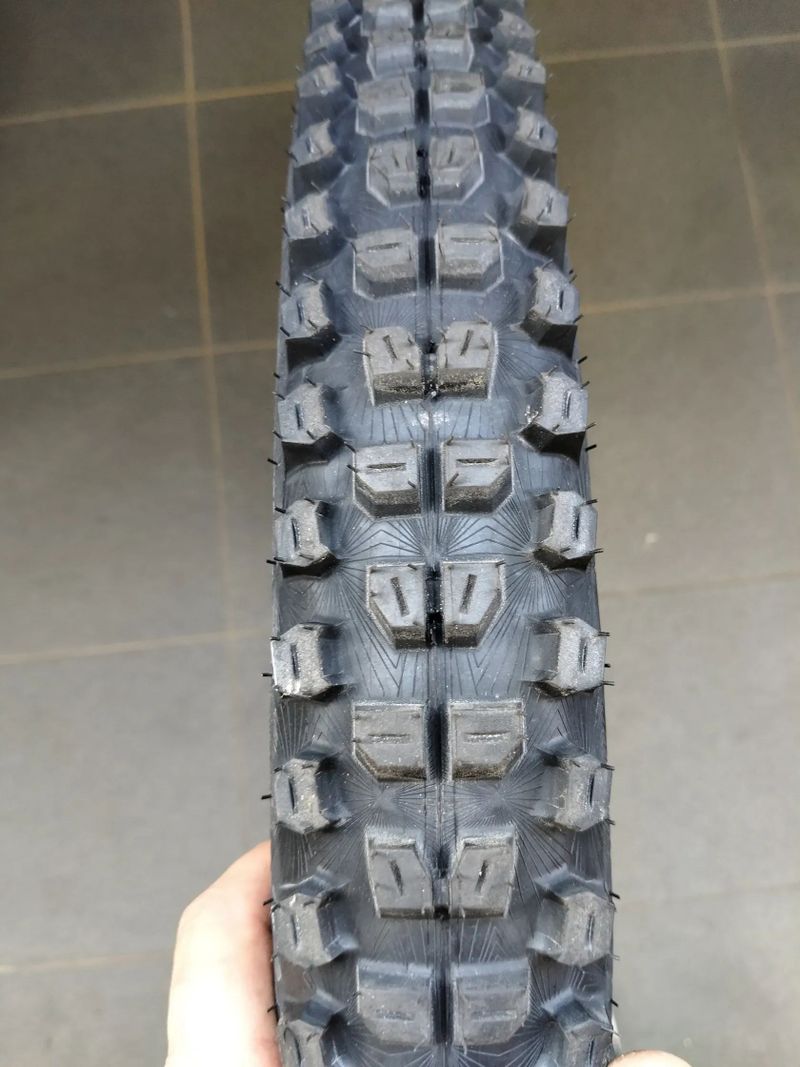 Continental Kryptotal 29x2,4 + 27,5x2,6