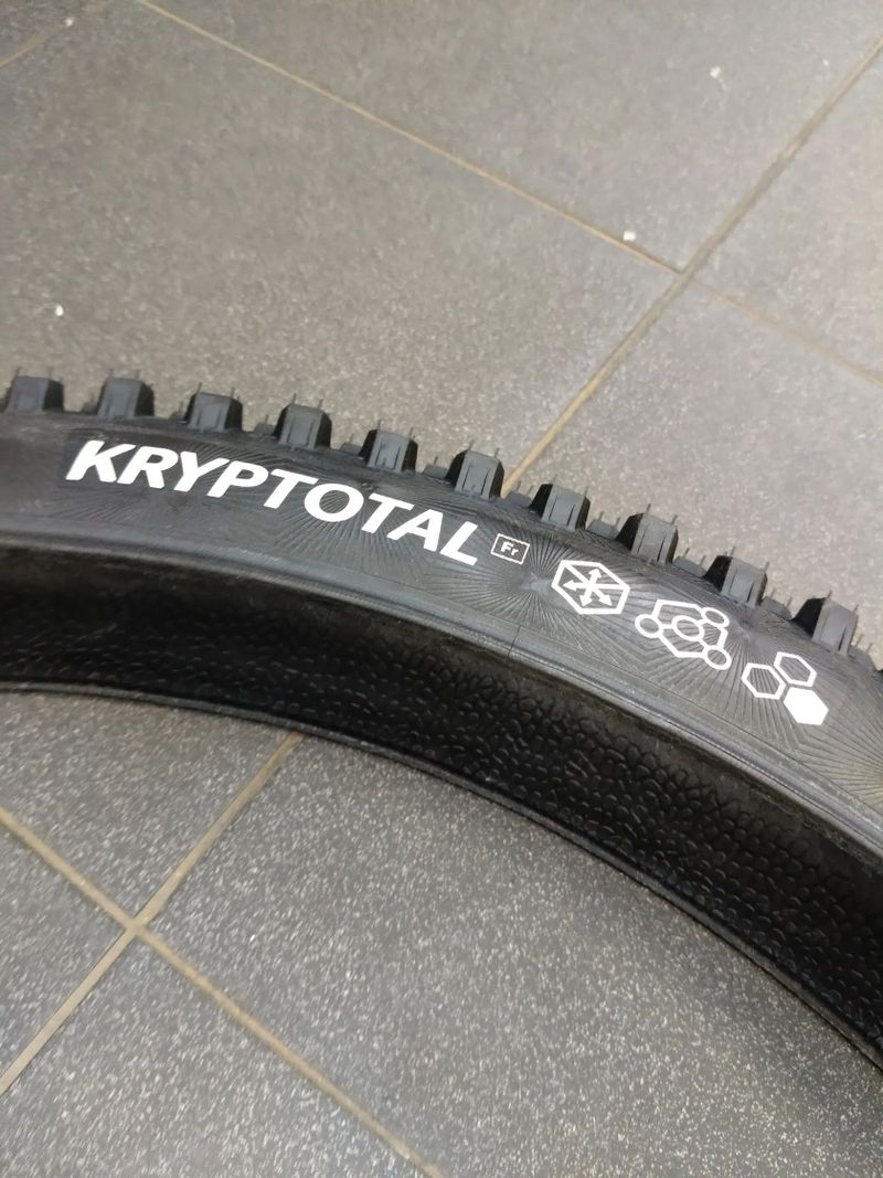 Continental Kryptotal 29x2,4 + 27,5x2,6