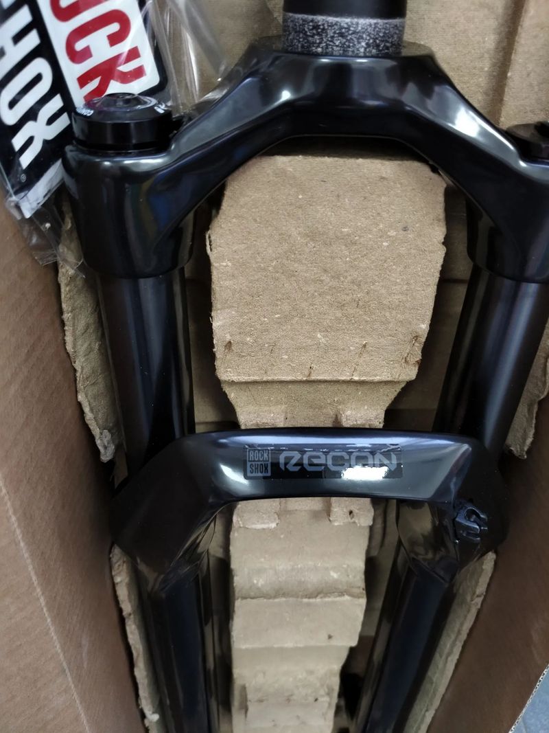 RockShox AM FS RCNS RL 29 ( RECON ) – nová vidlice + celý sloupek